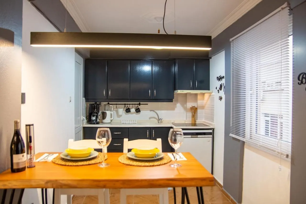 Amazing Flat Near The Coast With A Delightful Shared Terrace Close To Public Transportation In Karsiyaka Smirne Appartamento