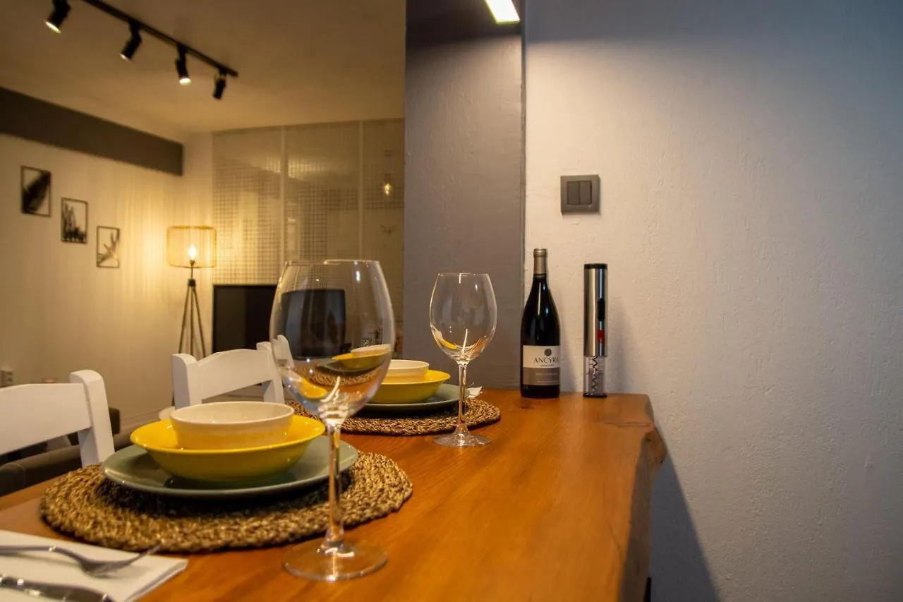 Amazing Flat Near The Coast With A Delightful Shared Terrace Close To Public Transportation In Karsiyaka Smirne