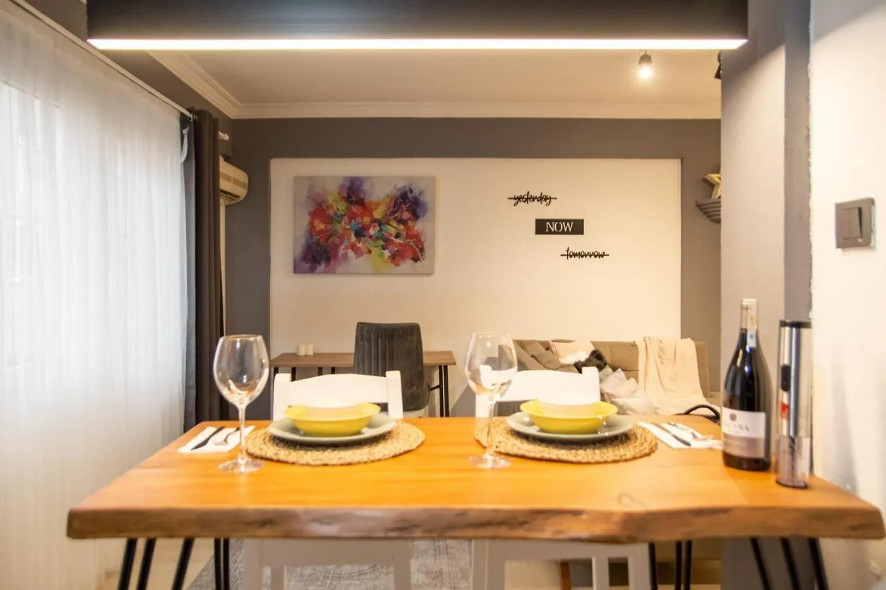 Appartamento Amazing Flat Near The Coast With A Delightful Shared Terrace Close To Public Transportation In Karsiyaka Smirne