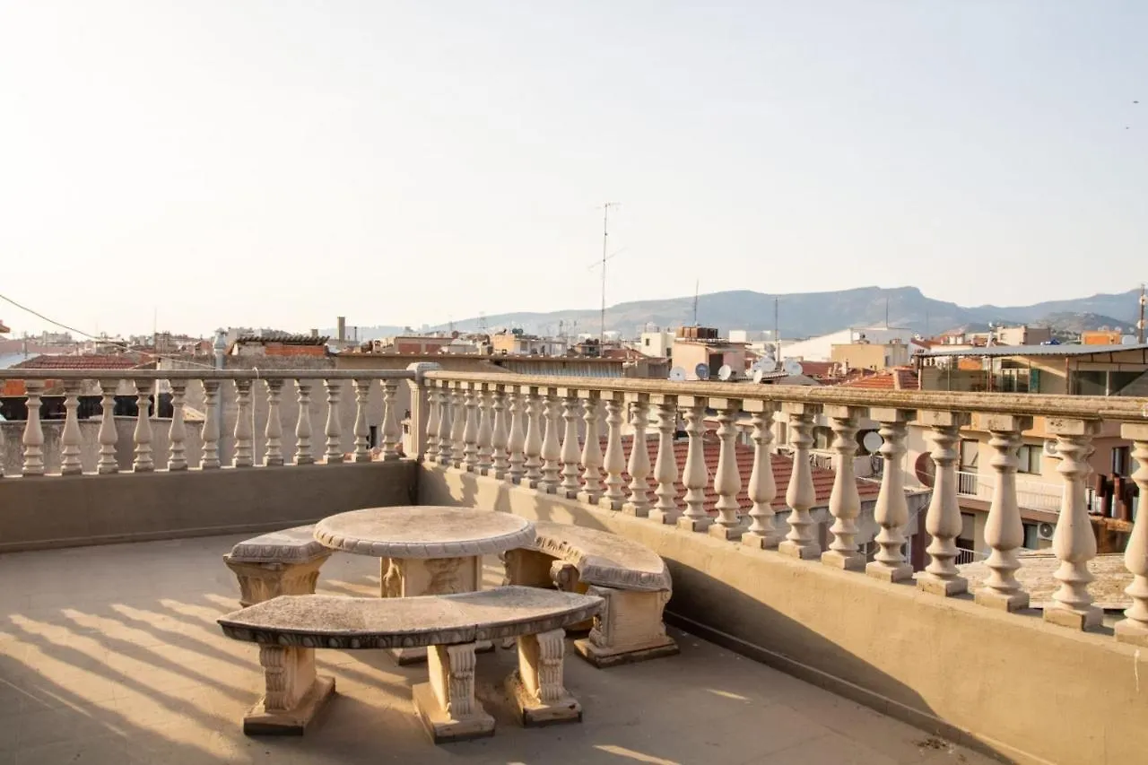 Amazing Flat Near The Coast With A Delightful Shared Terrace Close To Public Transportation In Karsiyaka Smirne Turchia