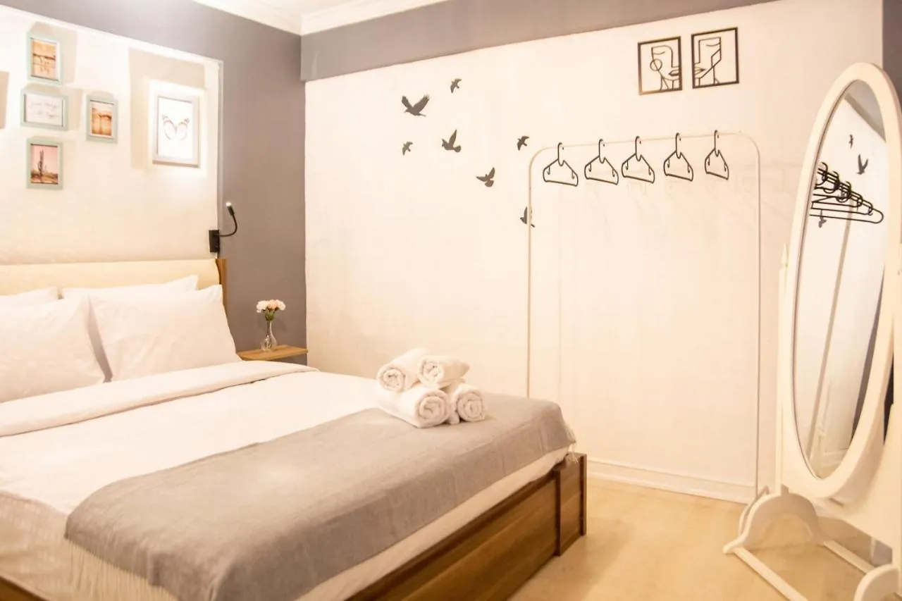 Amazing Flat Near The Coast With A Delightful Shared Terrace Close To Public Transportation In Karsiyaka Smirne